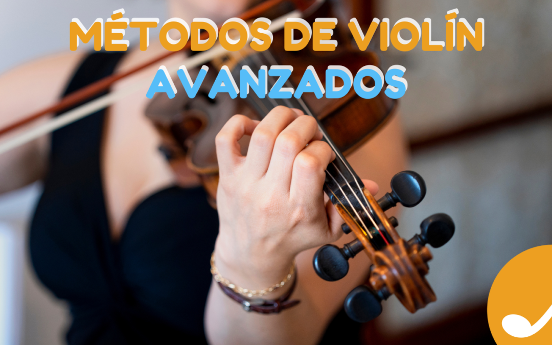 Violinista avanzando tocando el violin